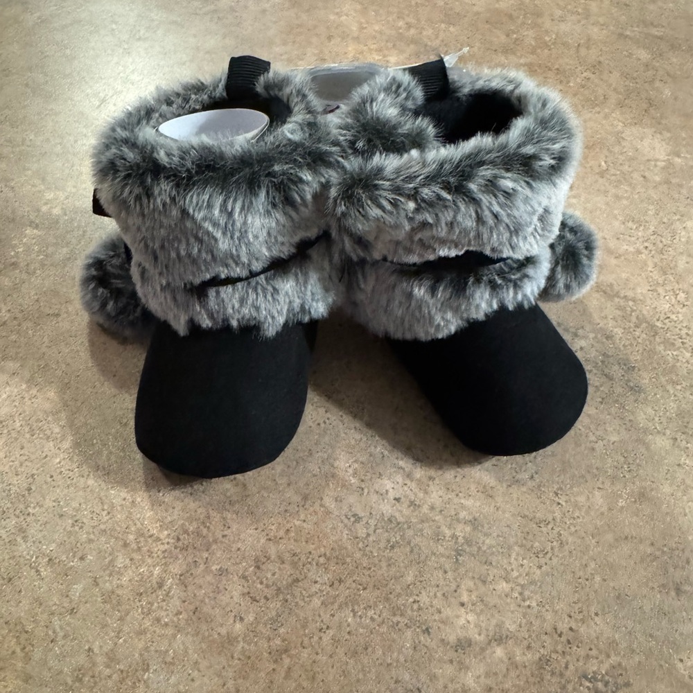 Adorable Cozy  Warm Black and Gray Infant Fur Boots, Size 0-3 Months